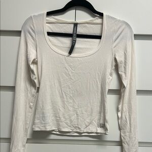 Vuori cream ribbed long sleeves top size XS